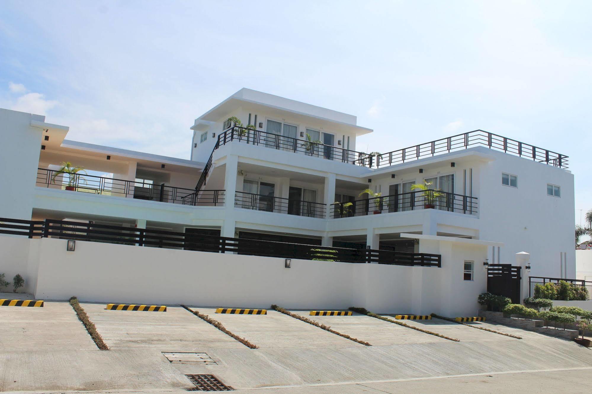 Be-Ing Suites Davao City Extérieur photo